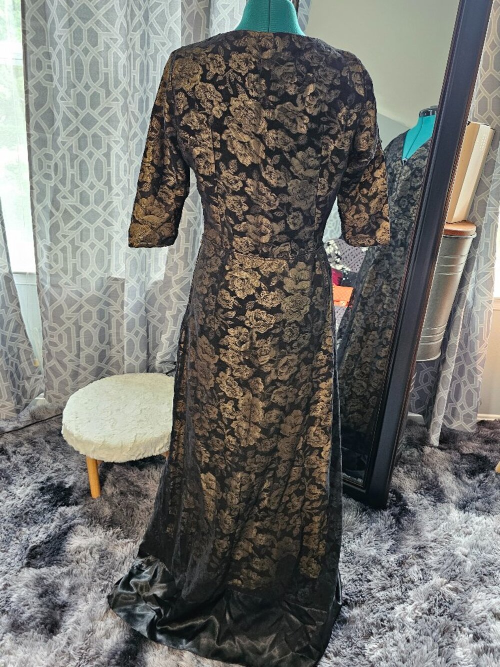 Black & Gold Floral Brocade Floor‑Length Evening Gown - Picture 3 of 8